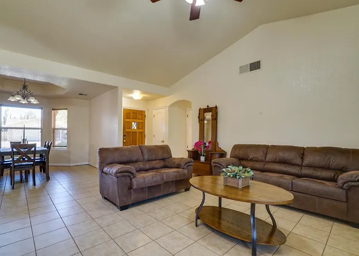 Convenient Las Cruces Home With Patio And Grill!